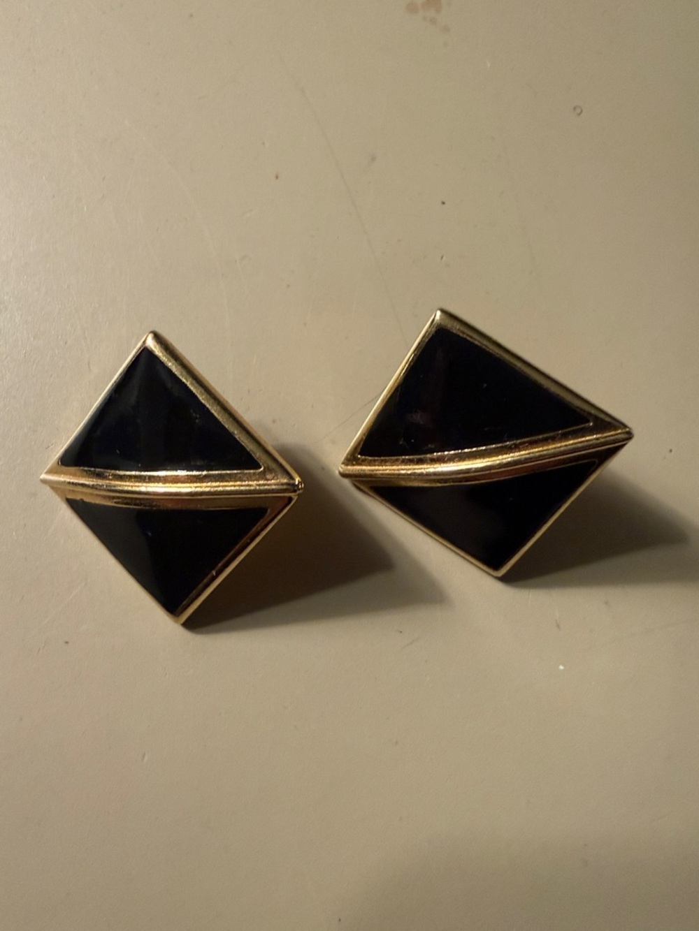 TRiFFARI Geometric Black and Gold Enamel pierced  Earrings. Studs. Vintage 80